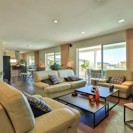 Jolie Avec Piscine Et Vue - Oasis Villa