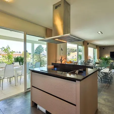 Villa Jolie Avec Piscine Et Vue - Oasis *